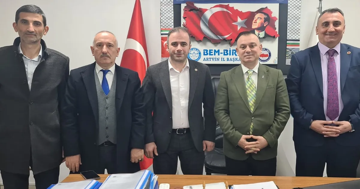 AK Parti Hopa ve Kemalpaşa’dan BEM-BİR-SEN’e ziyaret